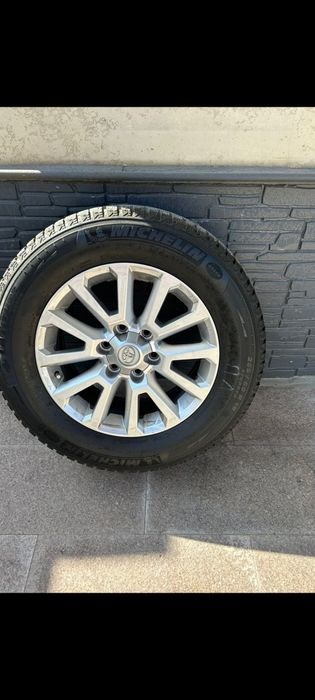 Продам комплект диски с резиной 18