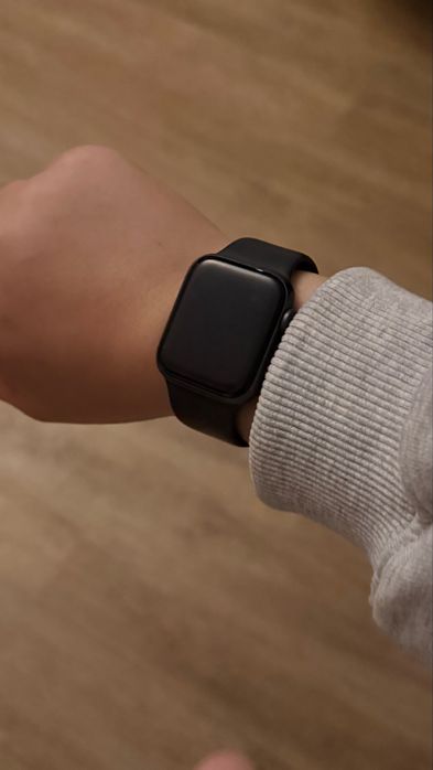 Apple watch SE с коробкой и оригинальной зарядко)