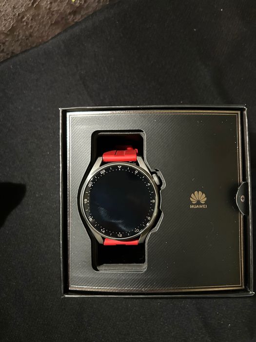 Часовник Huawei GT 3 PRO