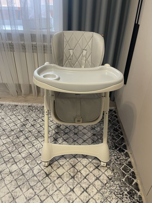 Детский стульчик для кормления