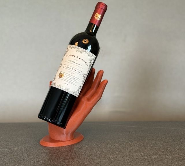 Декоративна стойка за вино - Ръка