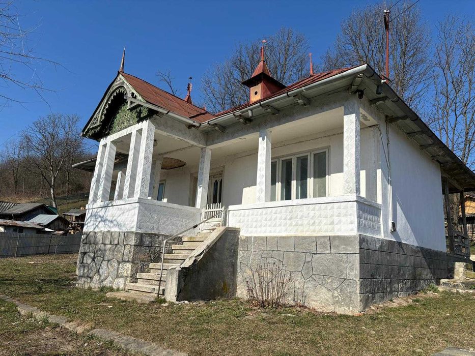 CASA DE VANZARE  ÎN ALUNIȘ, PRAHOVA – 1.559 MP TEREN, CENTRUL SATULUI