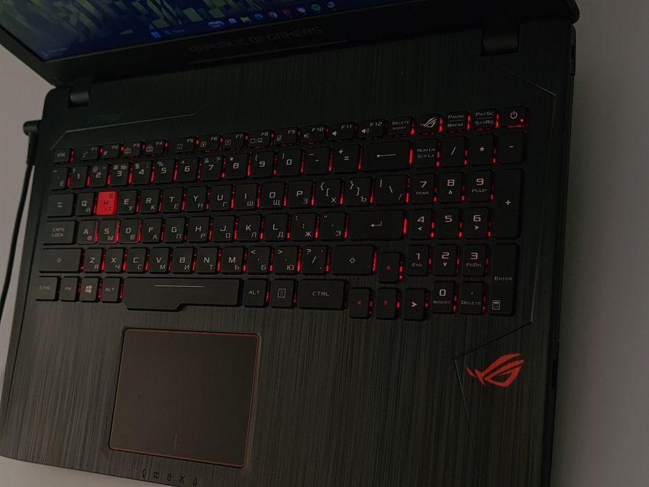 Игровой ноут Asus strix