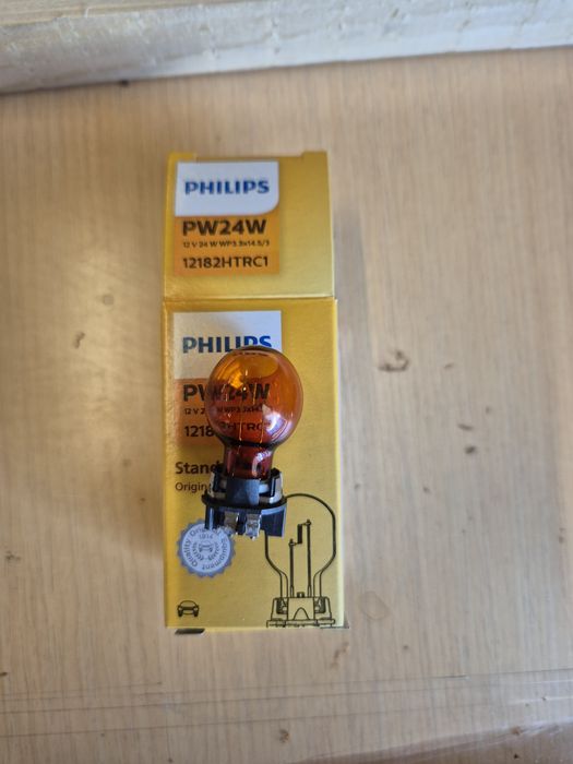 De vânzare, Bec semnalizare 12V, PWY4W, Philips Hiper Vision, model 12174NAHTRC1