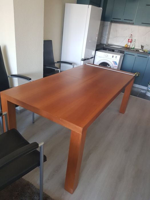 Масивна кухненска маса