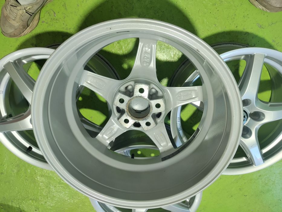 17 5x112 Vw Touran Golf Passat Caddy Skoda Audi 5х112