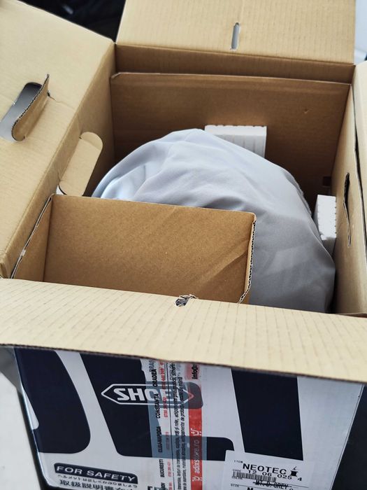 Casca Shoei Neotec 1 (M) cu intercom Sena