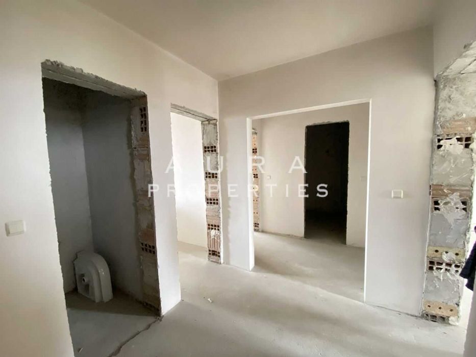 Продава се Тристаен апартамент в Разград, Васил Левски - 103 кв.м за 1065 €/кв.м - Снимка #15