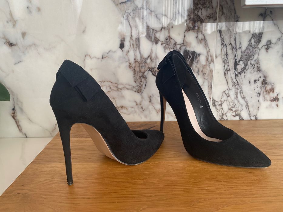 Черни обувки на висок ток, 35 номер (отговарят на 36)