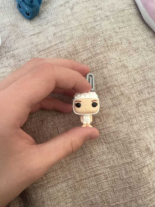 Фигурки очень странные дела