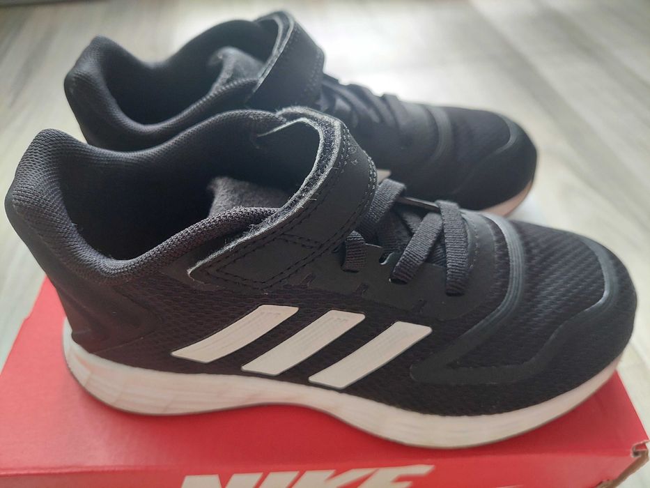 Маратонки Adidas 30 номер