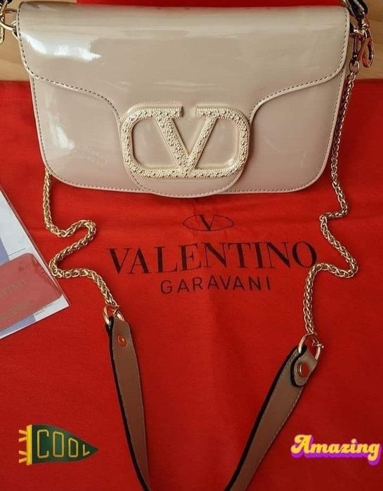 Geanta Valentino Garavani nude,logo metalic, saculet