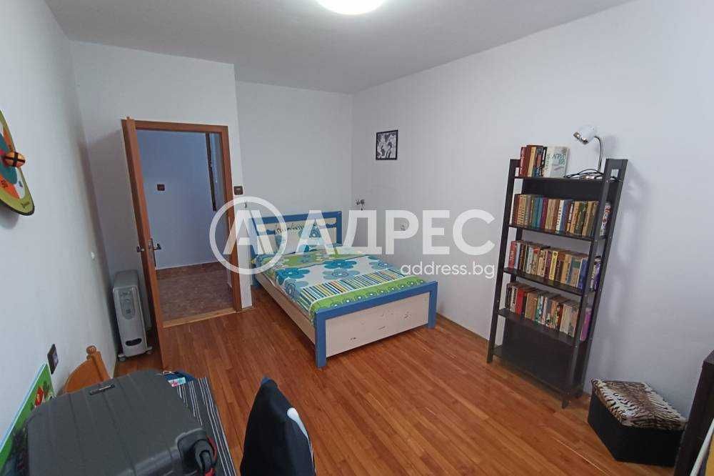 Дава се под наем Тристаен апартамент в Разград, Освобождение - 97 кв.м за 122400 € - Снимка #9