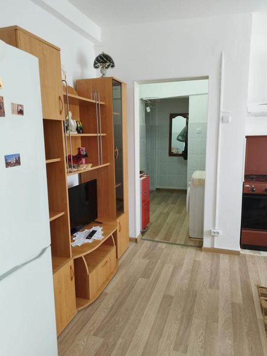 Inchiriez apartament