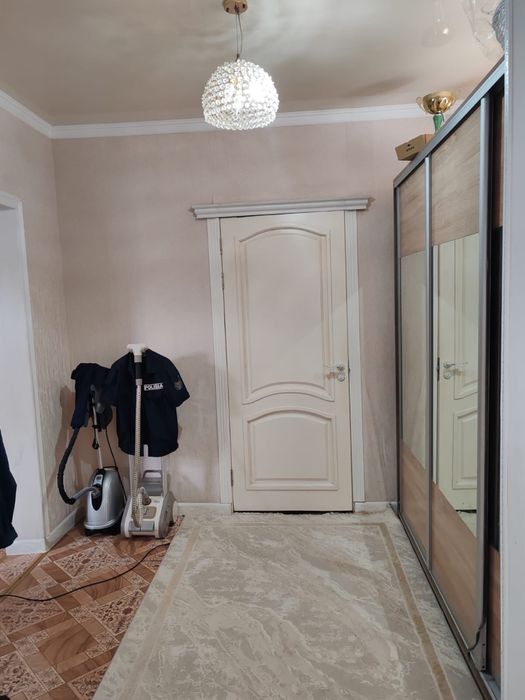 Дом большой 160 кв метров. есть баня, летнея кухня , гараж шашлычный з