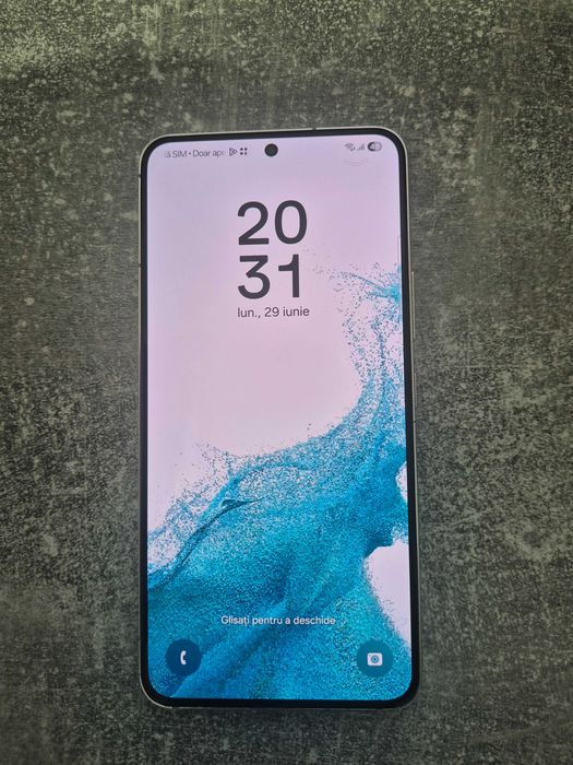Samsung S22 128GB stare perfecta intretinut vine cu doua huse si incarcator pret 850 lei telefonul este impecabil merge perfect stare perfecta
