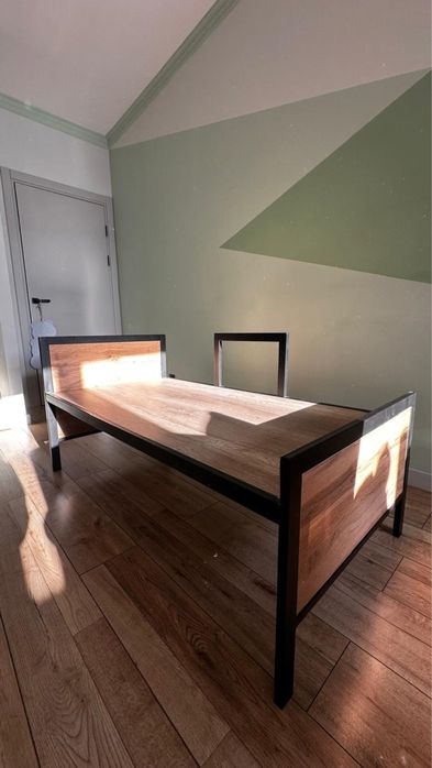 Односпальная кровать, в отличном состоянии