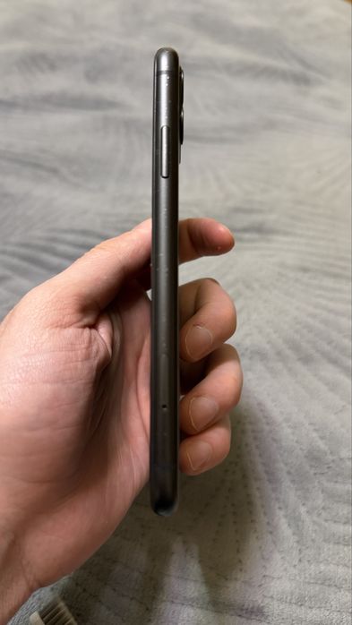 Продам iphone 11 на 128 gb