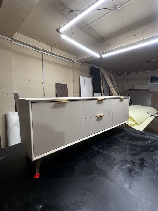 Tv tumba , Birinchi qoldan