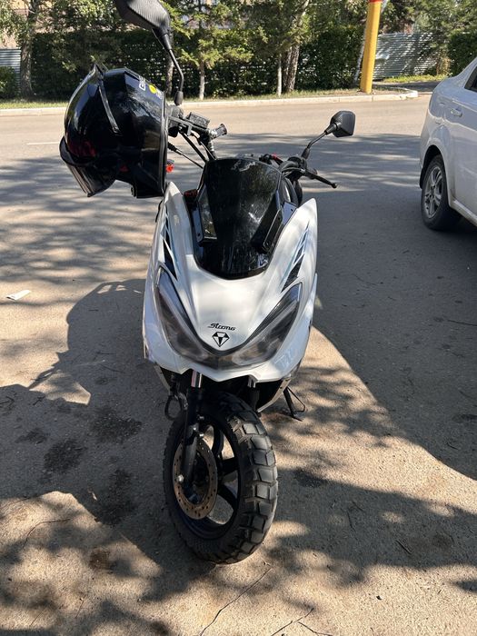 Скутер Maxi Nomad-700