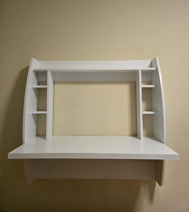 Birou suspendat smart home