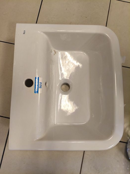 Мивка Roca the gap