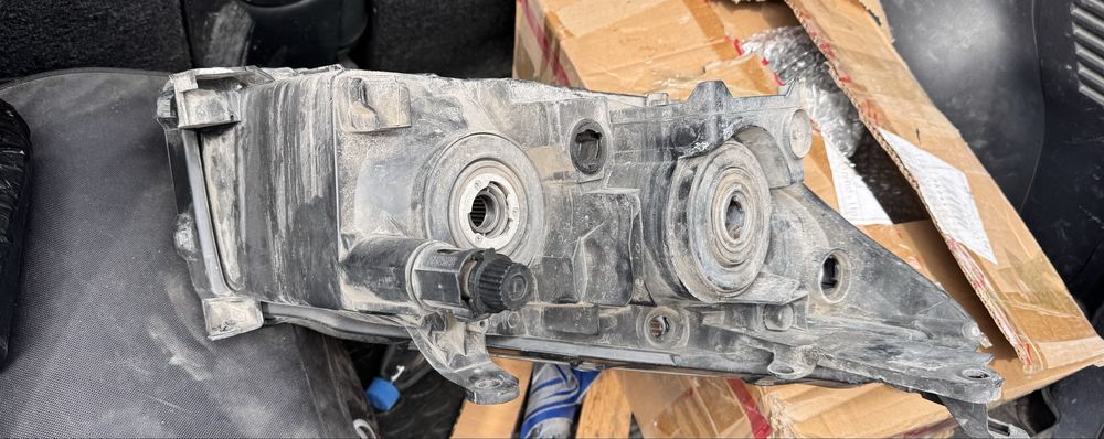 Фара Toyota raf 4,европеец 2007 г