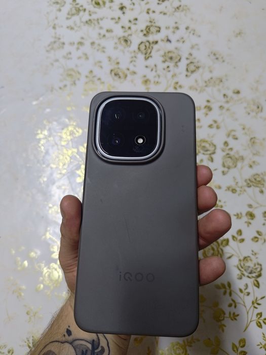 Iqoo 15 16/512 верефецирован