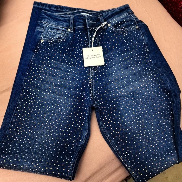 Дамски дънки с камъни