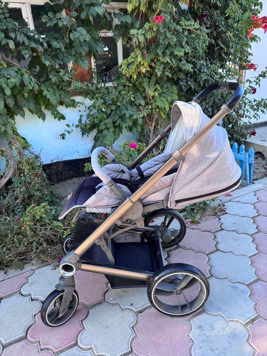 Прогулочная коляска 2 в 1