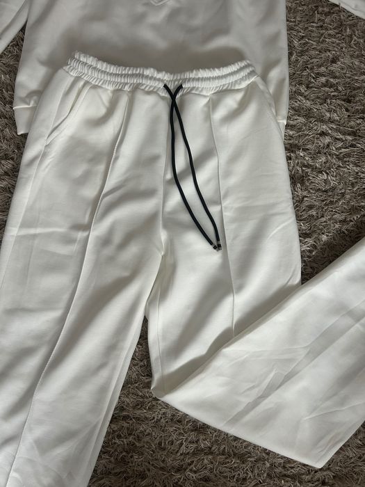 Дамски бял комплект