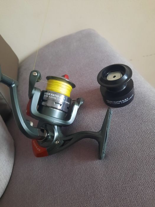 Готов комплект от спининг въдица с макара и плетено влакно