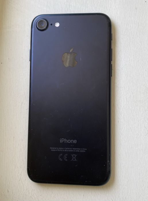 iPhone 7 32GB Black 82% Battery с кутия и калъф