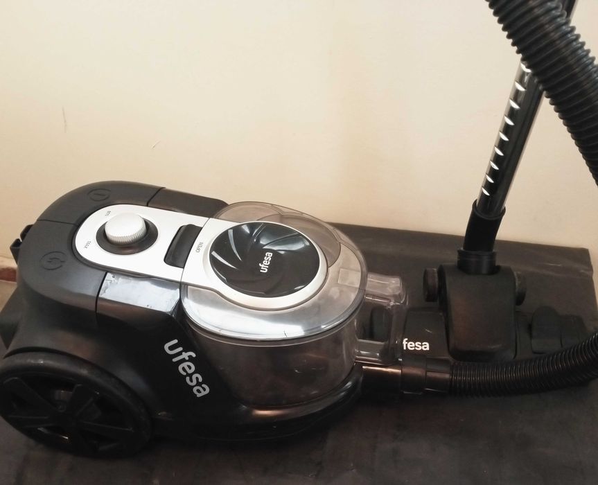 Прахосмукачка UFESA 800W