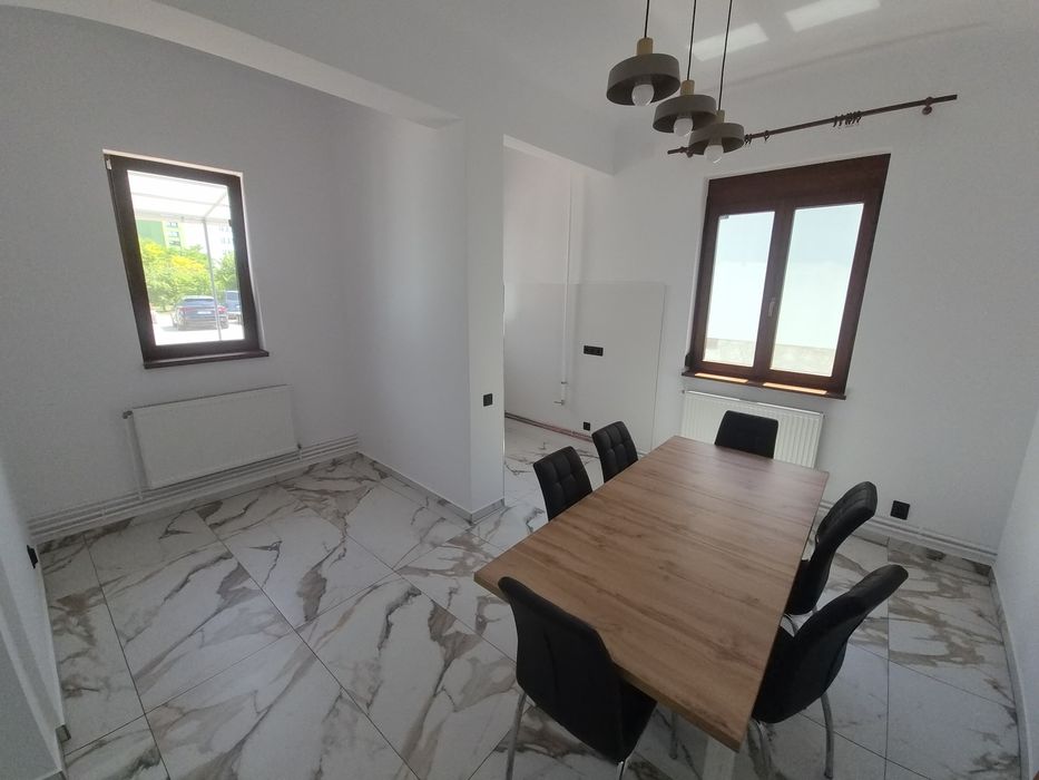 Imobil 200mp pt inchiriere birouri , nou renovat  int/ext mobiltat, zona centrala /4locuri de parcare