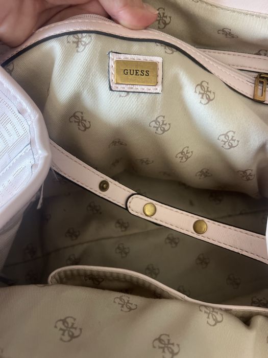Оригинална чанта Guess