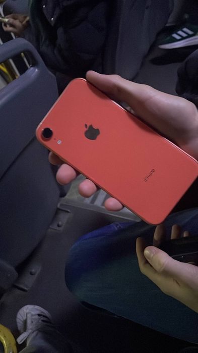Iphone xr коралловый