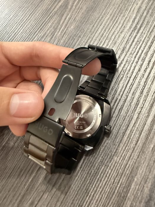 Часовник Hugo Boss + гривна Hugo Boss