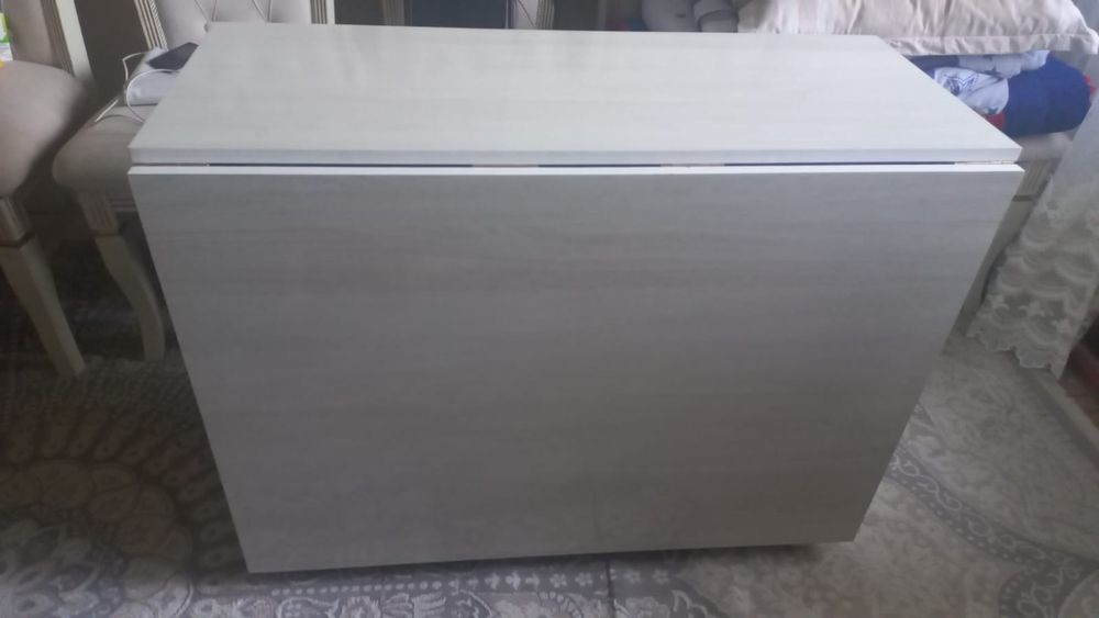 Продам стол новый