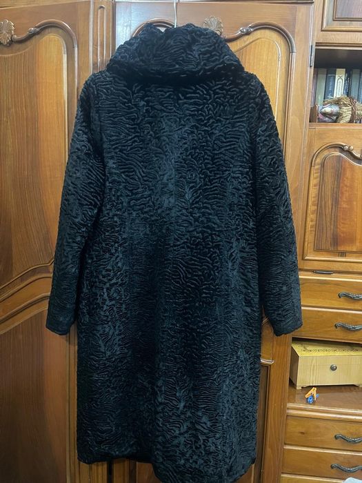Пальто демисезонное,черное, искуственный каракуль. Корея, размер 46