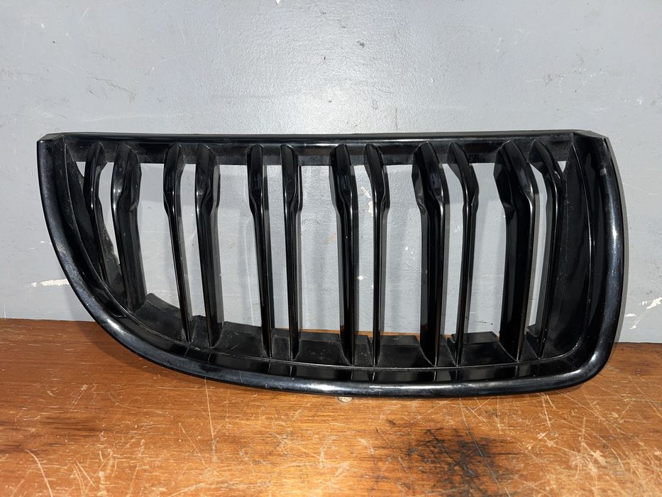 Grile capota BMW Seria 3 e90 facelift