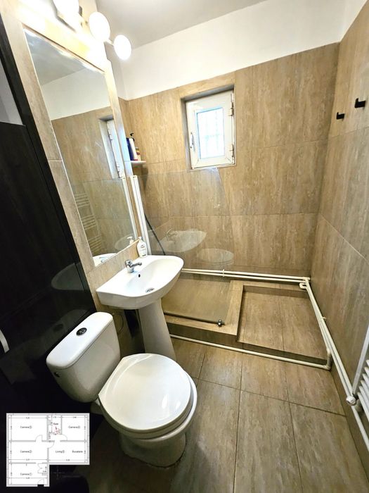 Direct proprietarii ofera spre vanzare apartament de 4 camere pretabil si firma