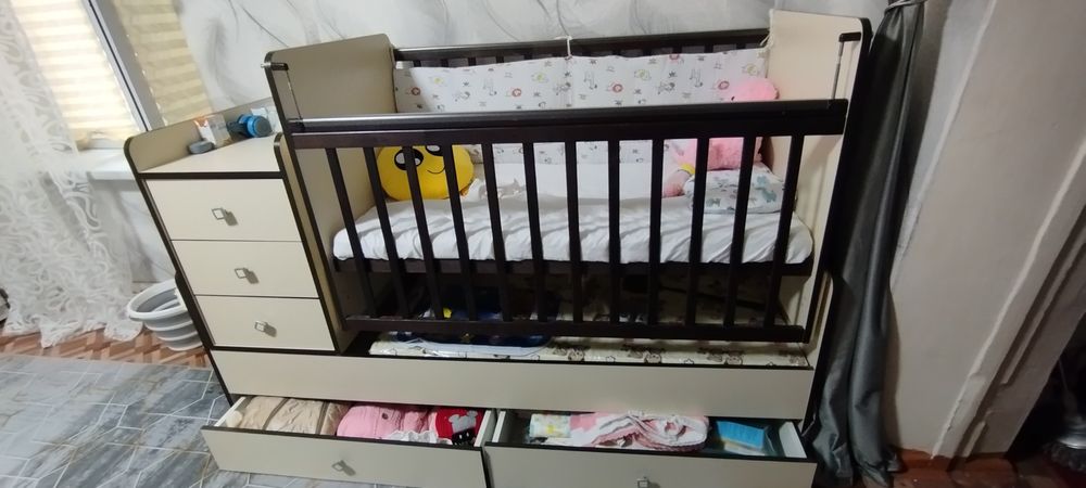 Детская кроватка