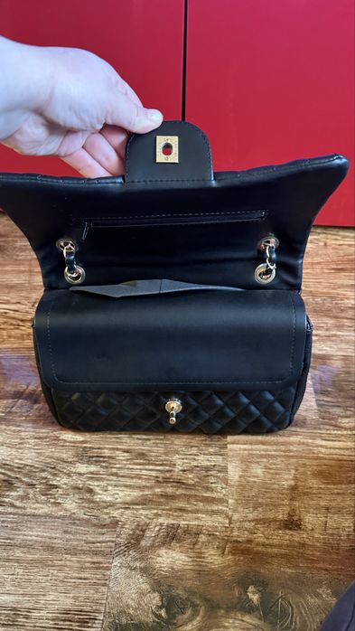 Geanta neagra medie