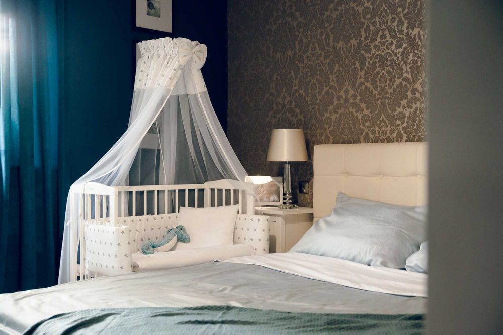 Дървено Легло за Бебе 2в1 Next to Me с Матрак 8s1  - Цвят Сиво