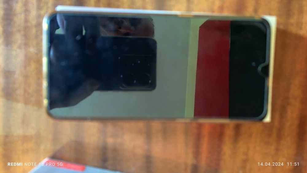 Продавам Xiaomi Mi9