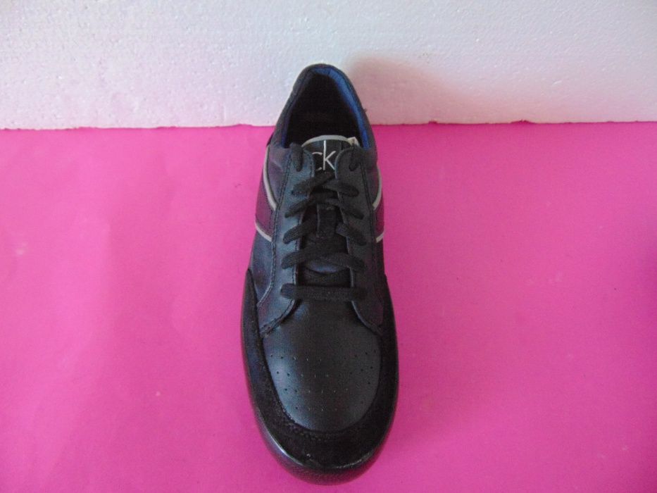 НОВИ Calvin Klein номер 42 Оригинални мъжки кецове