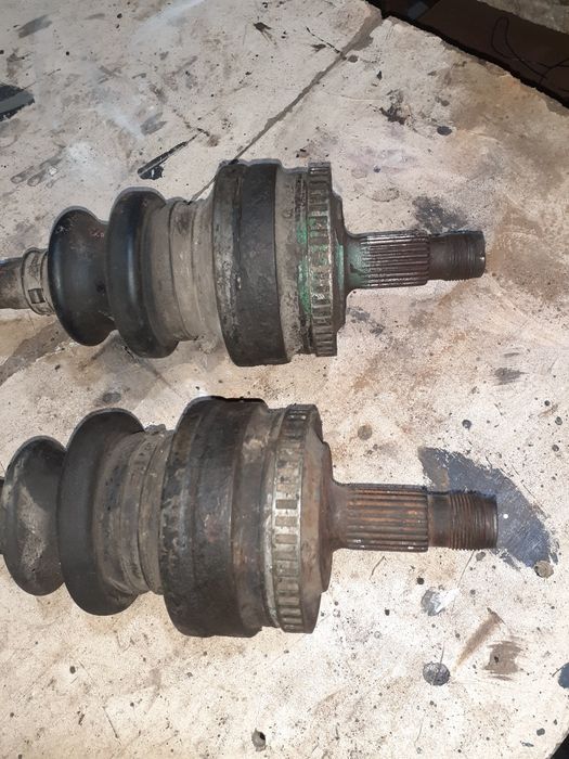 Гранаты на мерседес  задние 190,124,180,210 есть в наличии