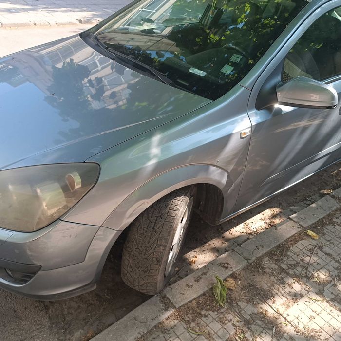 Продавам Опел Астра 1.6 105кс 2006година