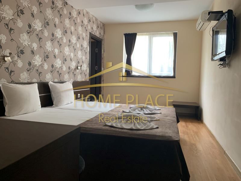 Малък семеен хотел на първа линия